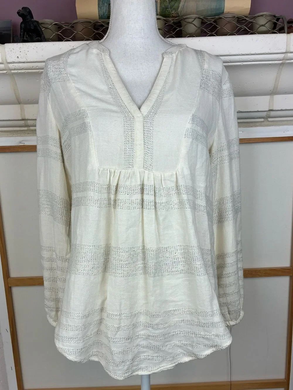 Lou & Grey Cabincore Woven Cotton Round Neck V-Neck yoked baby doll top